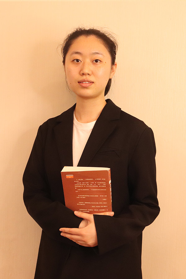 阎良梁艺 本科学历，优秀班主任