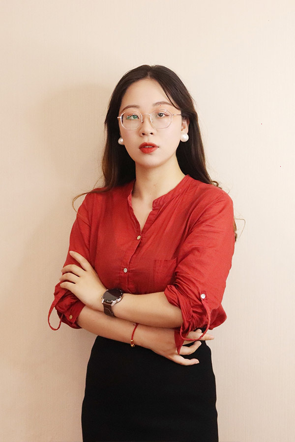 阎良张治华 本科学历，毕业于陕西师范大学
