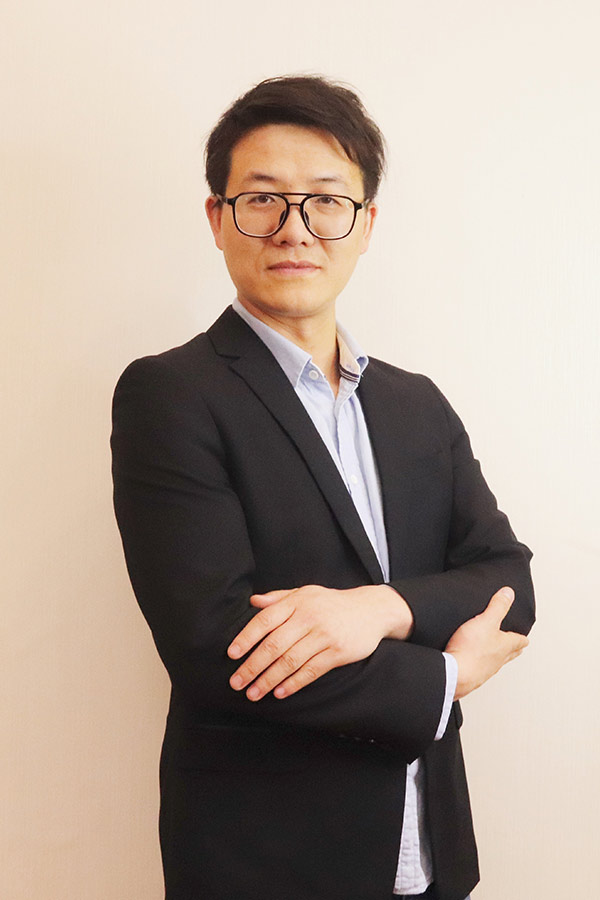 阎良李林科 本科学历,毕业于西安石油大学