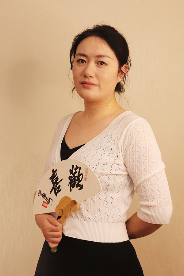 阎良石亚利 研究生学历,毕业于陕西师范大学