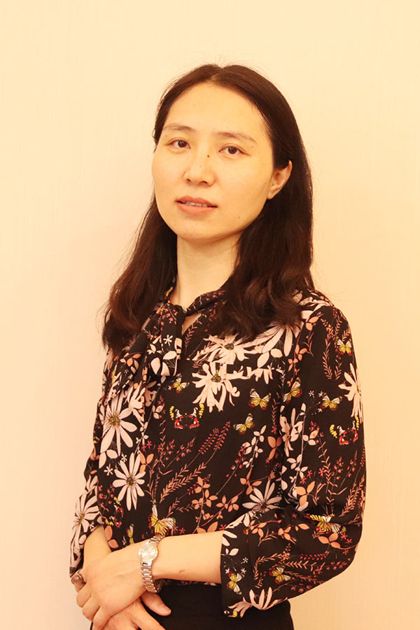 阎良王晓娜 研究生学历,毕业于华南师范大学